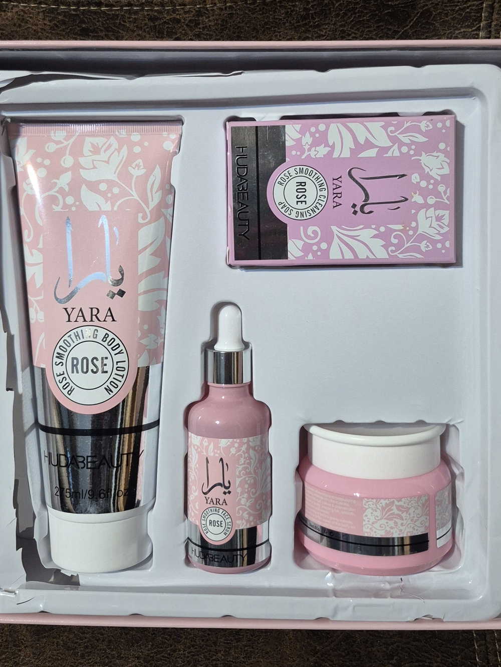 HUDA BEAUTY Yara Rose Scented Skincare Set - Pink